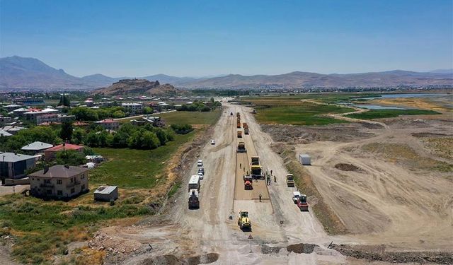 Sahil Yolu Van Gölü’nün gerdanlığı olacak