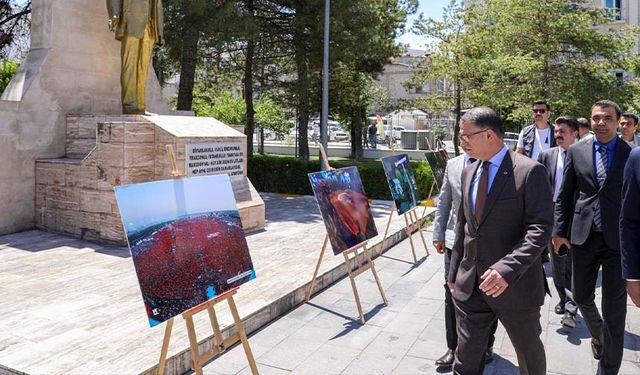 Van’da “15 Temmuz Fotoğraf Sergisi” açıldı