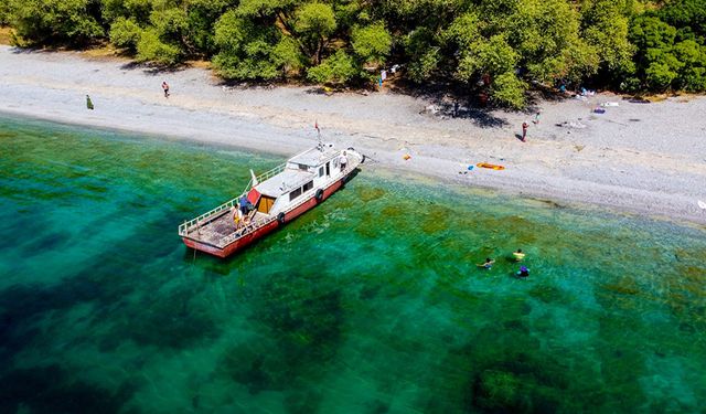 Van Gölü'nün el değmemiş koyları doğaseverlerin yeni rotası oldu