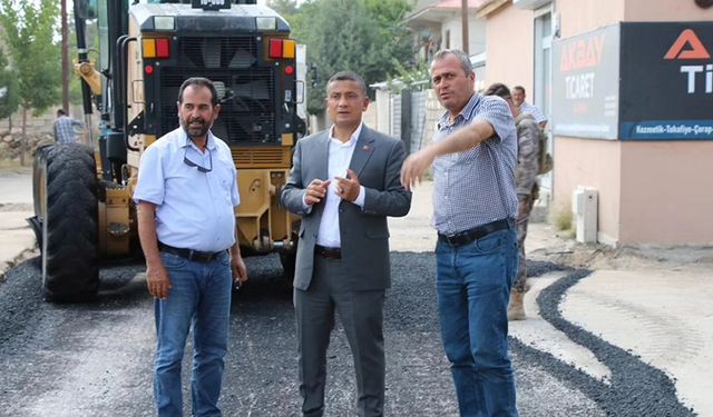 Erciş Belediyesinden yol onarım çalışması