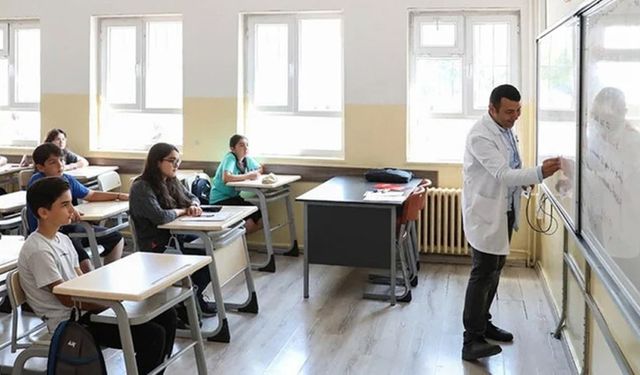 MEB duyurdu: Öğretmenlerin ikinci yer değiştirme sonuçları açıklandı