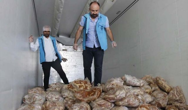 Van’dan Diyarbakır’a götürülen 5 ton et ve sakatat imha edildi