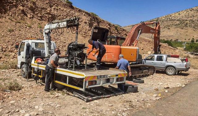 Arızalanan araçlar, seyyar tamir ekipleri tarafından onarılıyor