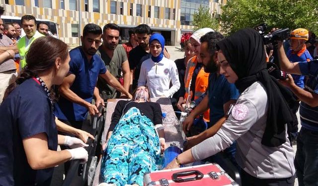 Van Eğitim ve Araştırma Hastanesinde deprem tatbikatı yapıldı