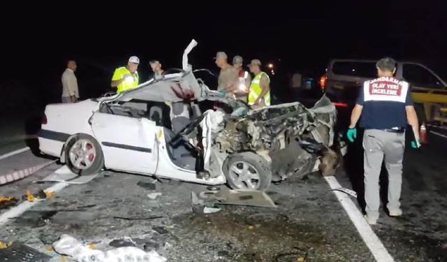 Van'da otomobil traktöre çarptı: 1 ölü, 3 yaralı