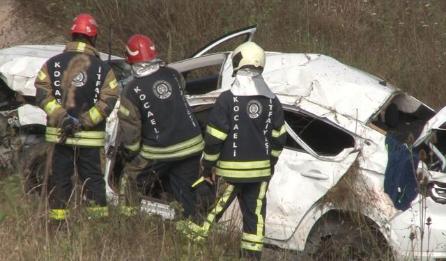 Kocaeli geçişinde şarampole uçan otomobil defalarca takla attı: 2 ölü, 2 yaralı