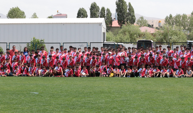 Van’da yaz spor okulları tamamlandı