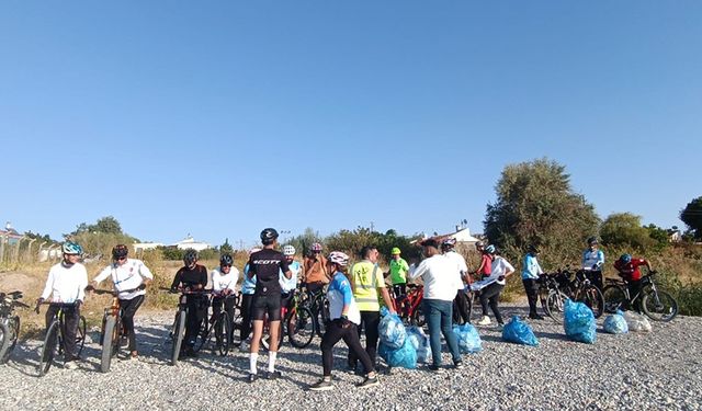 Van Gölü sahilinde çöp topladılar