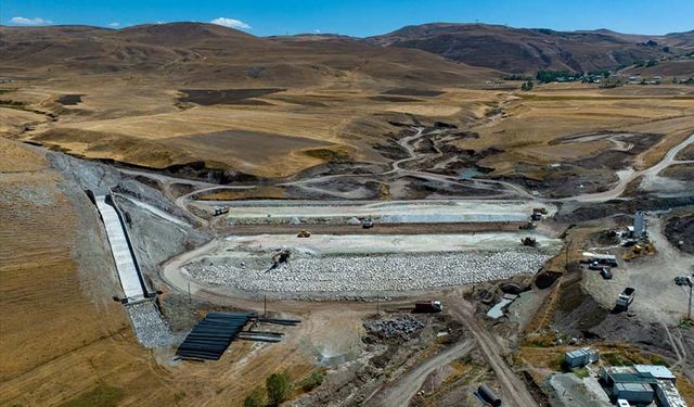 Van'daki Baklatepe Göleti ile 2 bin 140 dekar tarım arazisi sulanacak