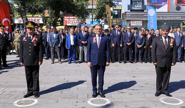 Van’da Gaziler Günü nedeniyle tören düzenlendi