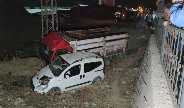 Van'da trafik kazası yaralılar var