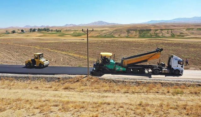 Büyükşehir'in asfalt çalışmaları devam ediyor