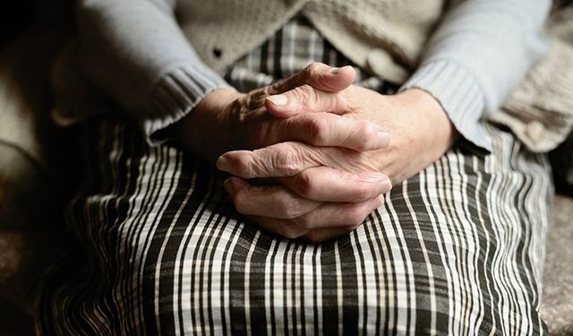 Dünyada her 3,2 saniyede bir kişi, Alzheimer hastalığına yakalanıyor