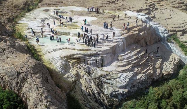 Prof. Dr. Alaeddinoğlu, Başkale Travertenleri için konuştu: Sahip çıkmamız gerekiyor