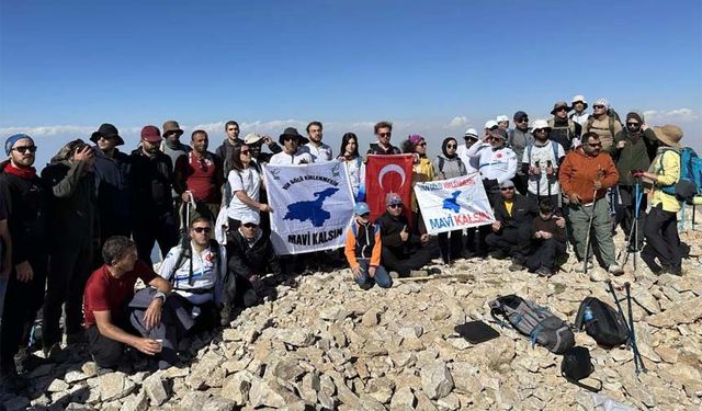 Van Gölü için Artos Dağı'na tırmandılar