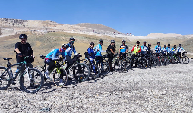 Vangölü Aktivistleri Derneği sağlıklı yaşam için pedal çevirdi