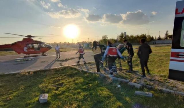 Ambulans helikopterle Van'a ulaştırılan hasta ameliyat edildi