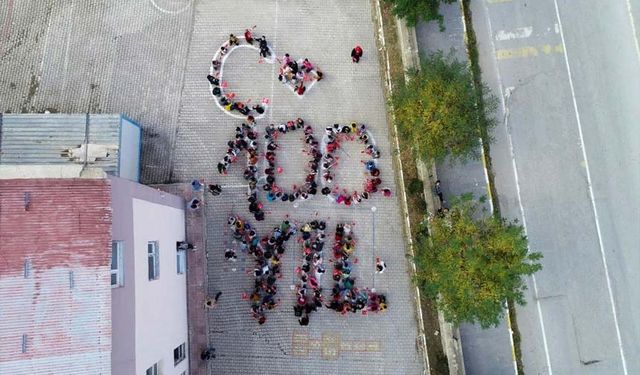 Çatak’ta Cumhuriyet’in 100. yıl koreografisi