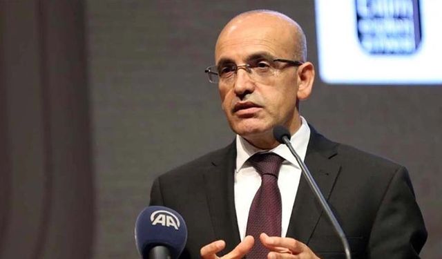 Mehmet Şimşek'ten kritik dolar açıklaması: Değer kaybedecek