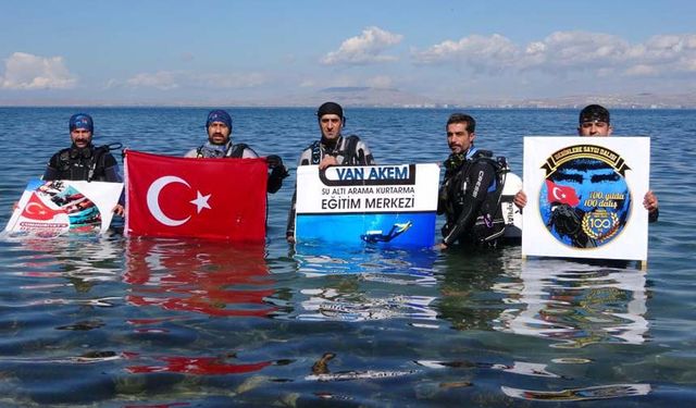 AKEM, Cumhuriyetin 100. yılına özel Van Gölü’ne dalış yaptı