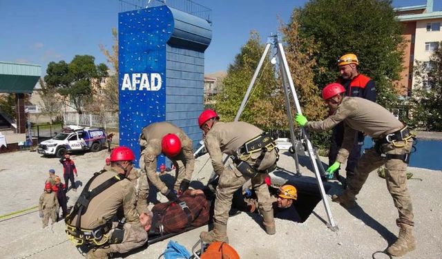 Van’da nefes kesen deprem tatbikatı