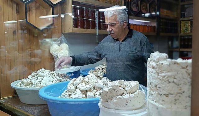 Van'ın tescilli otlu peyniri kışa hazır