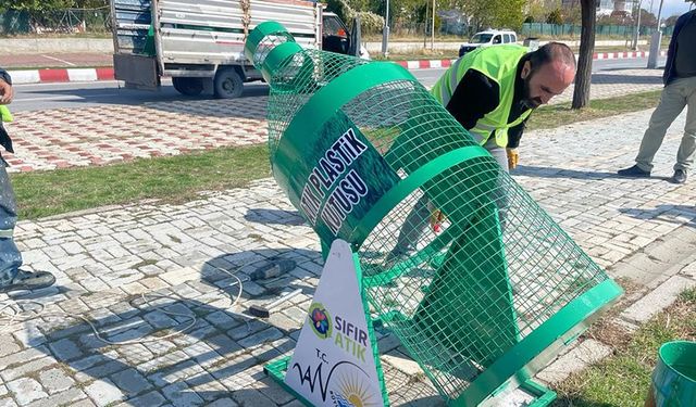 Erciş’te atık plastik geri dönüşüm kutuları yerleştirildi