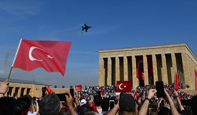 Anıtkabir ziyaretçi rekoru kırdı