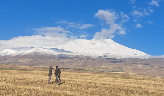 Süphan Dağı beyaza büründü