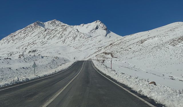 3 bin rakımlı Karabet Geçidi'nde tipinin ardından güneş açtı