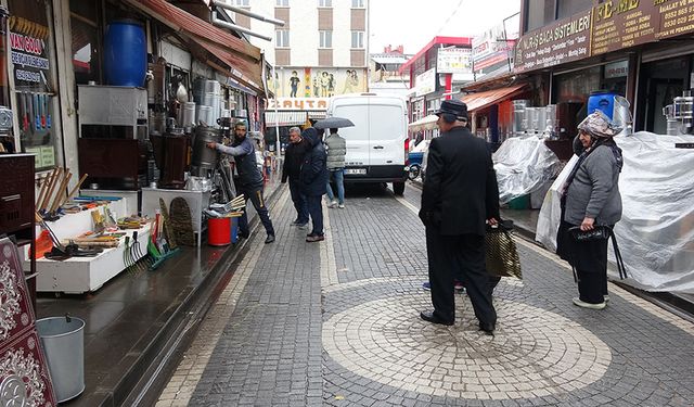 Van’da havalar soğudu, Sobacılar Çarşısı sezonu açtı