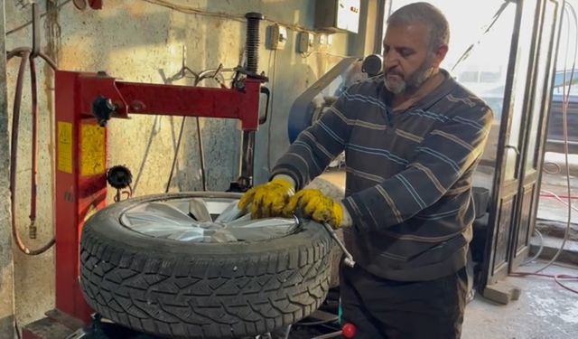 Lastikçilerde kış hazırlıkları devam ediyor