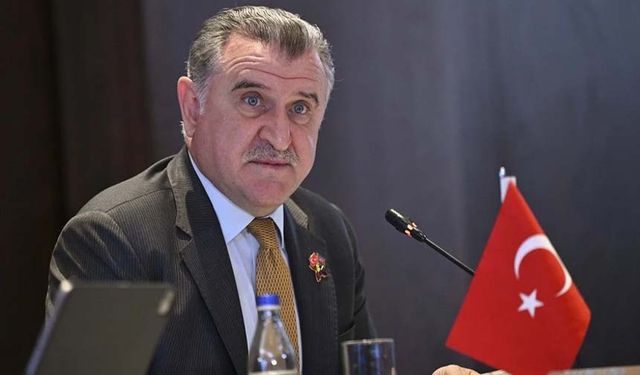 Osman Aşkın Bak açıkladı: Yurtlardaki asansörlere karekod uygulaması getiriliyor