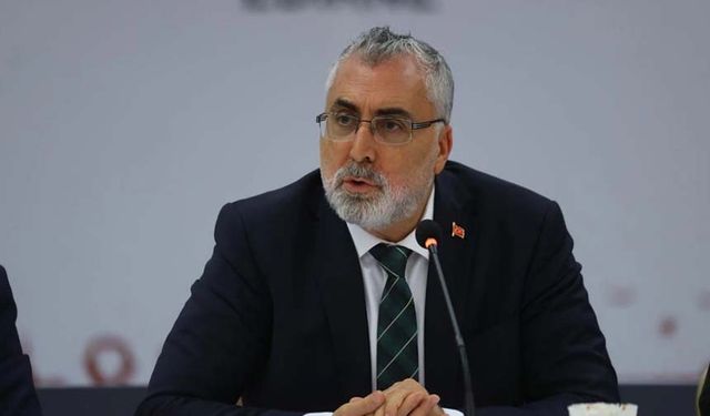 Vedat Işıkhan'dan asgari ücret açıklaması!  Tek zam olacakmış gibi çalışıyoruz