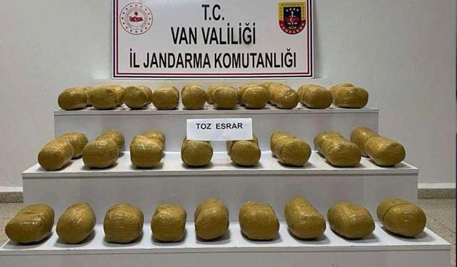 Van'da flaş operasyon!  51 kilo toz esrar ele geçirildi