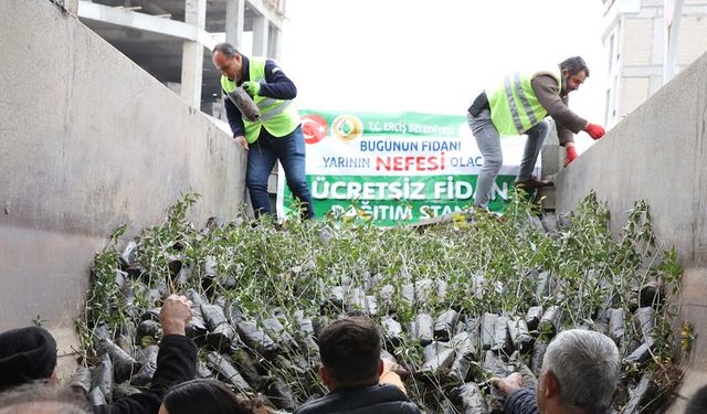 Çiftçilere ücretsiz badem ve ceviz fidanları dağıtıldı