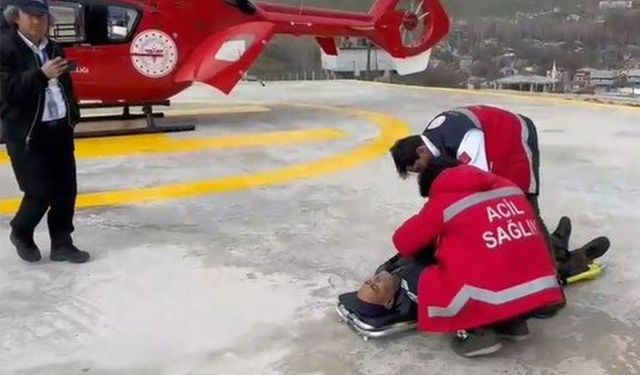 Göğüs ağrısı şikayeti olan hasta için helikopter havalandı