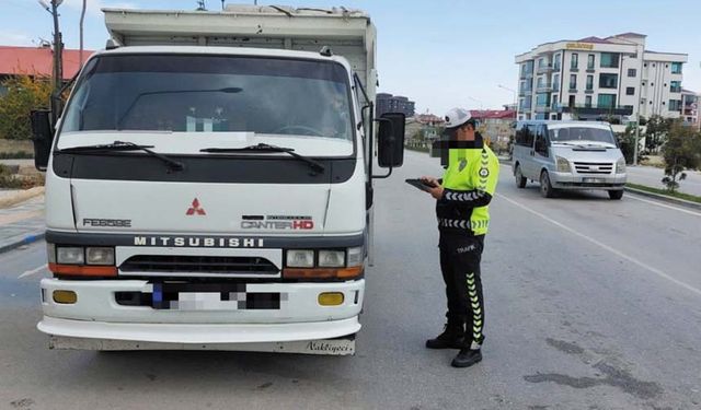 Van'da 24 araç trafikten men edildi