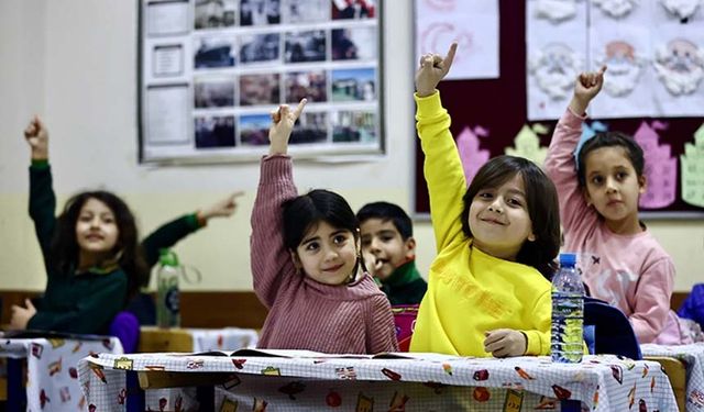 MEB'in yeni müfredatı gelecek yıldan itibaren kademeli uygulanmaya başlanacak