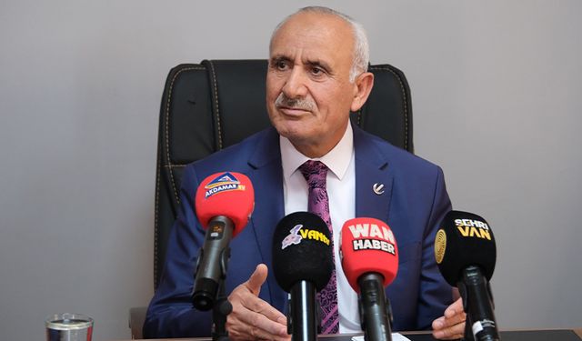 Yeniden Refah Partisi Van İl Başkanlığı'nda devir teslim töreni 