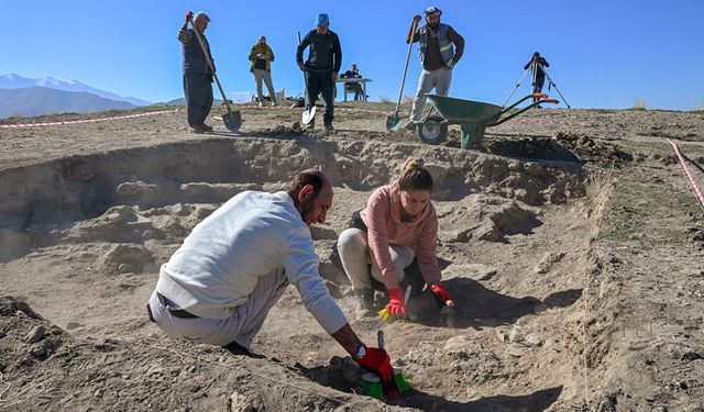 Van'daki İremir Höyüğü'nde Demir Çağı izleri araştırılıyor