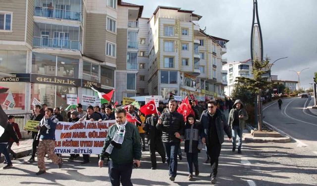 Filistin için Ahlat’ta yürüyüş yapıldı