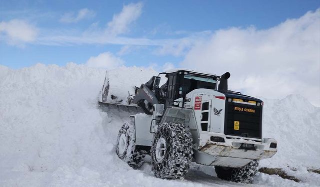 Van, Hakkari, Bitlis ve Muş'ta 540 yerleşim birimine ulaşım sağlanamıyor