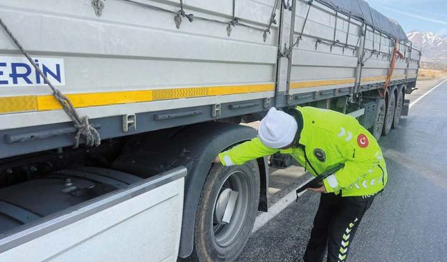 Van'da 16 araç trafikten men edildi