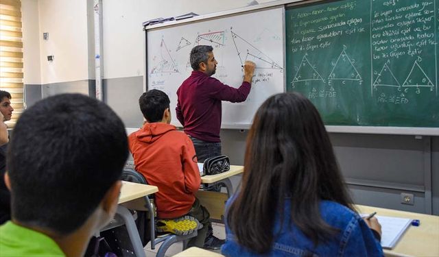 Van'da geleceğin matematikçileri bilim olimpiyatlarına hazırlanıyor