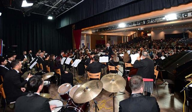 Van YYÜ Azerbaycan Senfoni Orkestrası’na ev sahipliği yaptı