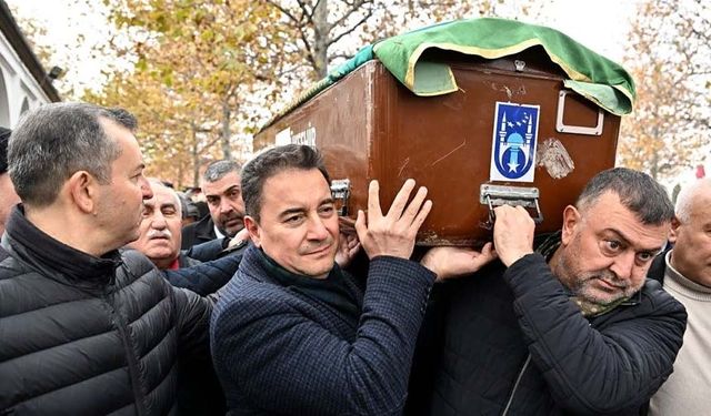 Ali Babacan’ın annesi son yolculuğuna uğurlandı