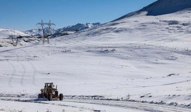 Van’da 272 yerleşim yerinin yolu ulaşıma kapandı