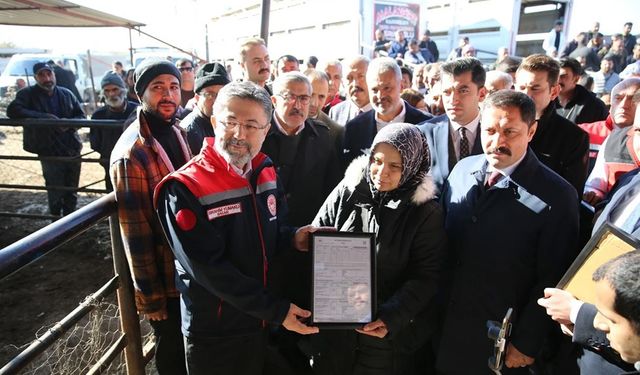 İbrahim Yumaklı: Depremzede besicilerimizin kayıplarını karşıladık