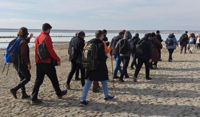 Van Gölü Aktivistleri 'kuraklık' için yürüdü